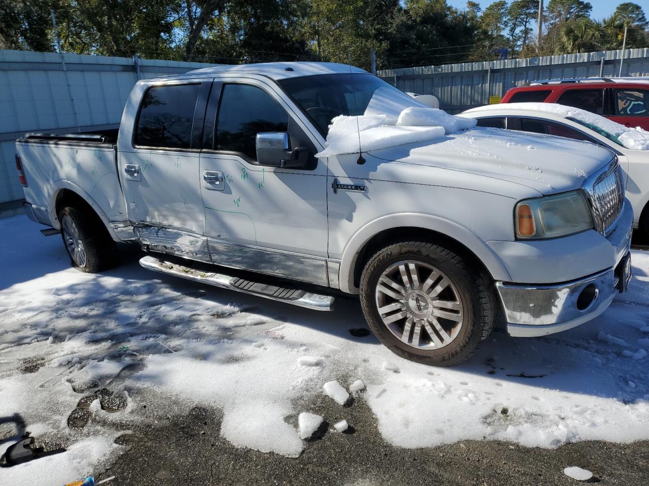 2007 Lincoln Mark LT - Image 4