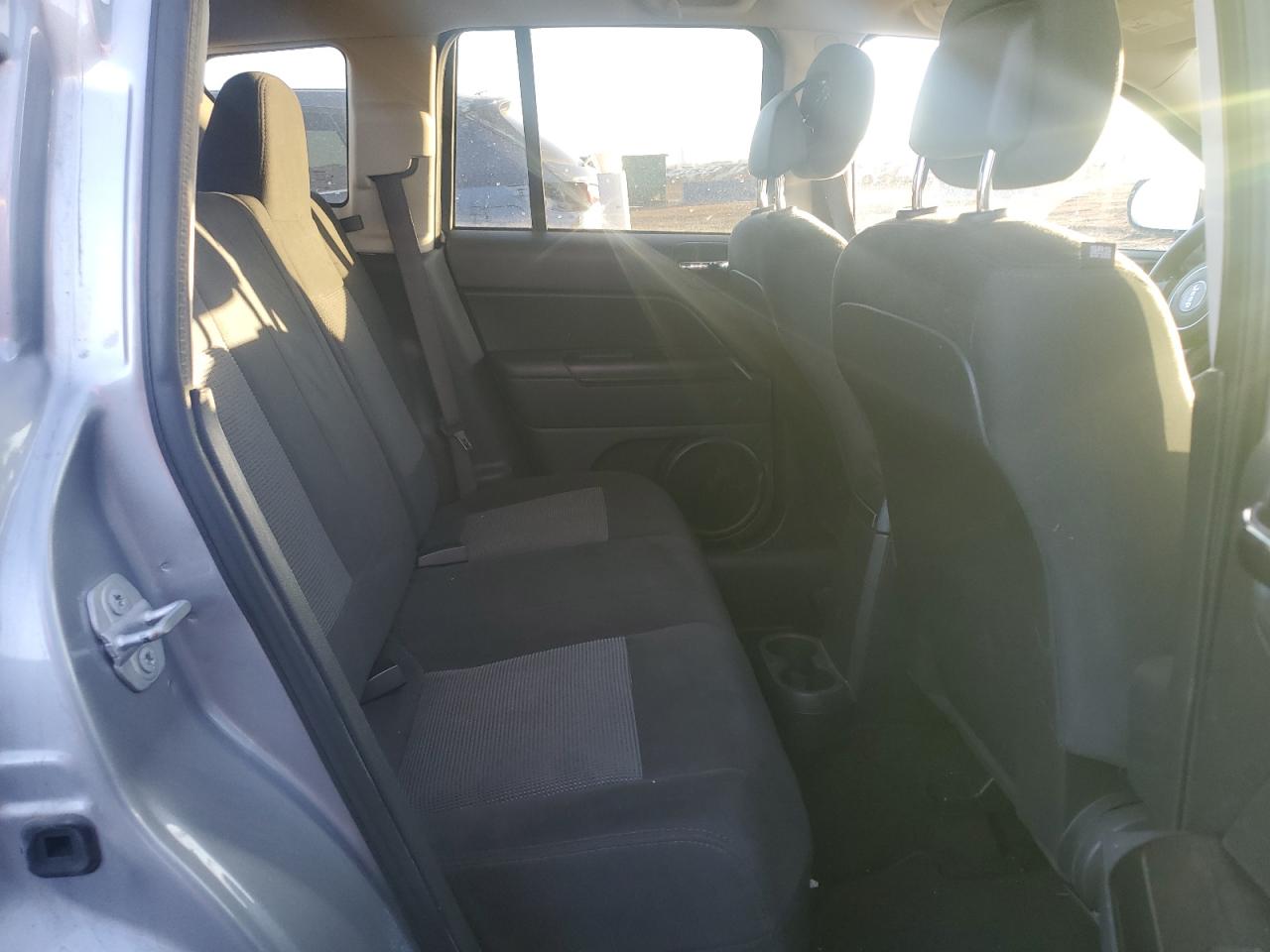 2016 Jeep Compass - Image 11