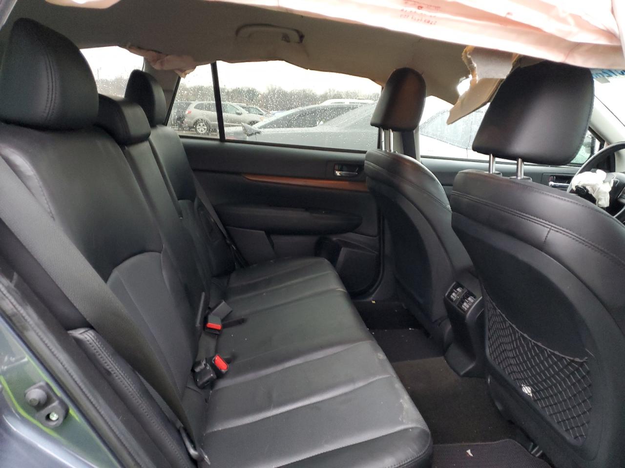 2014 Subaru Outback - Image 11