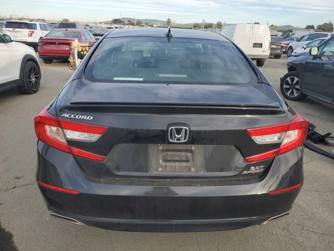 VIN 1HGCV2F30JA031791 2018 HONDA ACCORD no.6