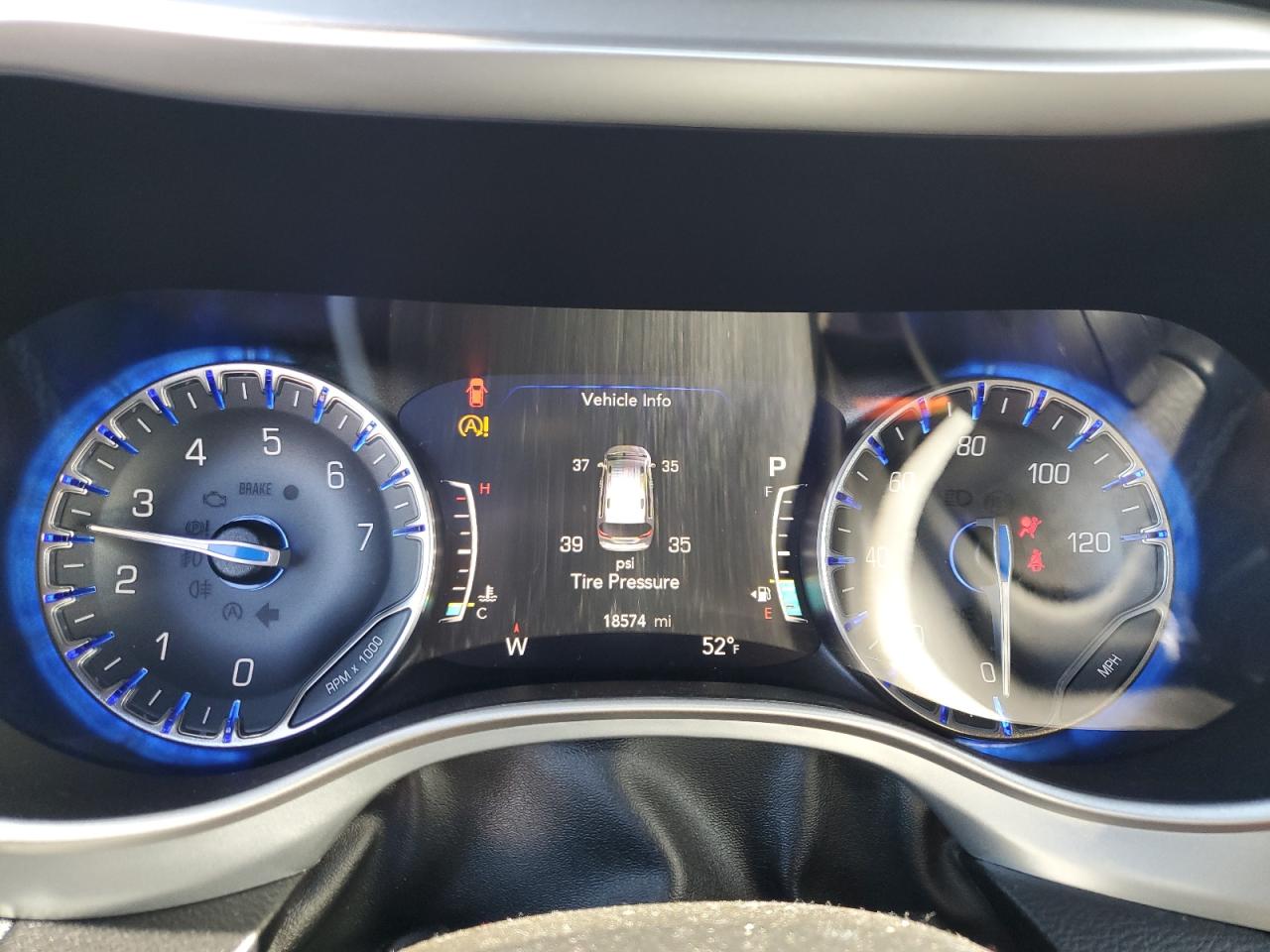 2020 Chrysler Pacifica - Image 9