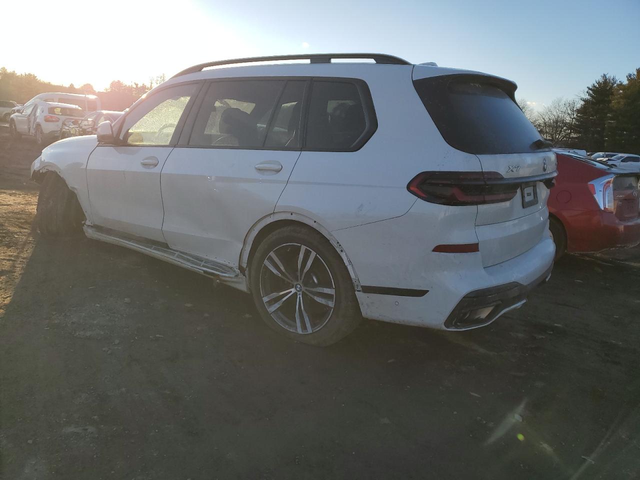 2024 BMW X7 - Image 2