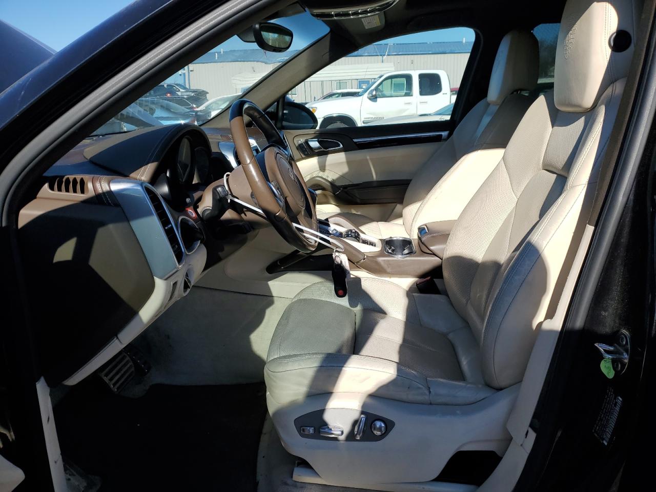 2011 Porsche Cayenne S VIN: WP1AB2A29BLA53225 Lot: 87971725