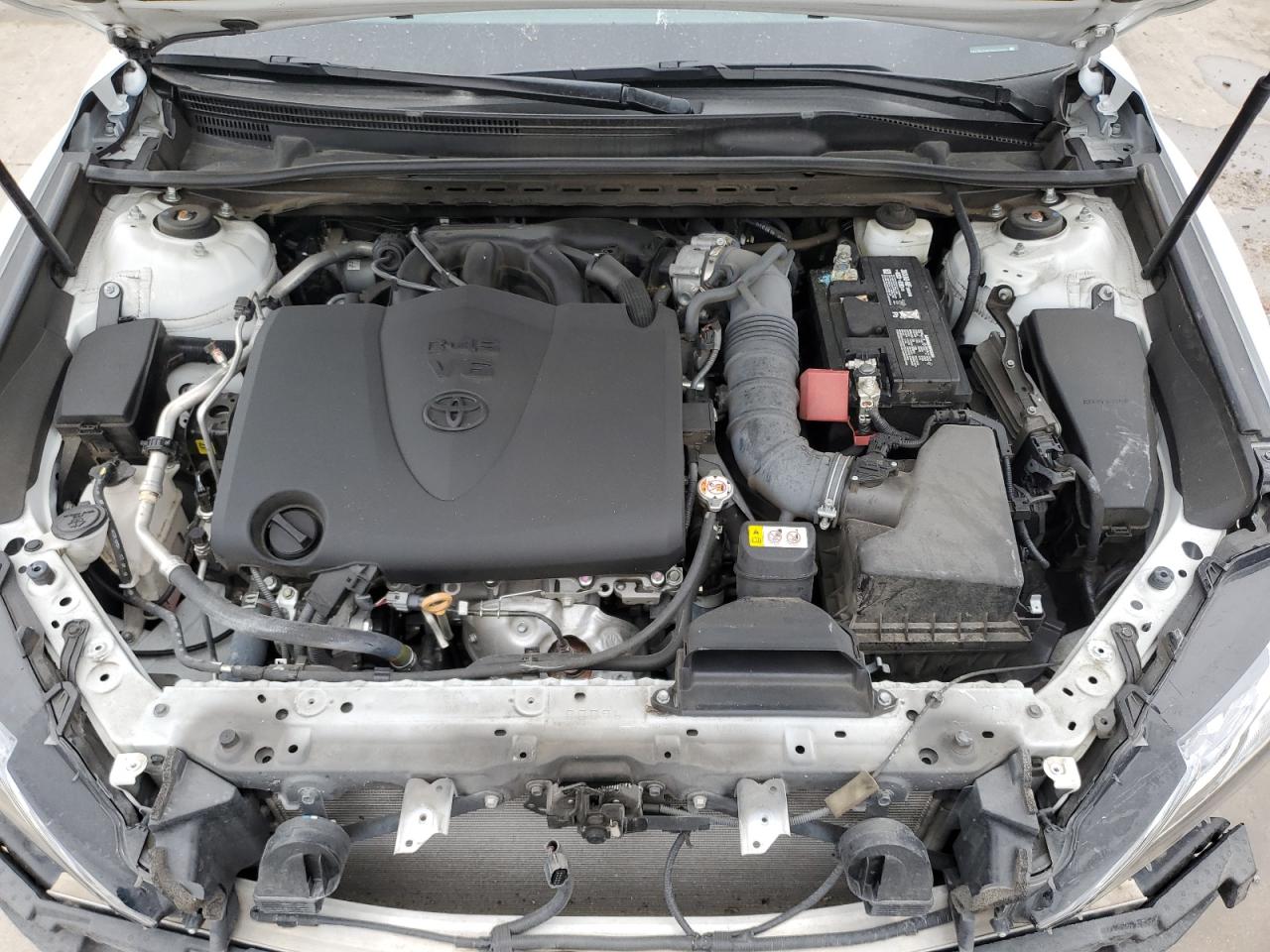 2019 Toyota Camry - Image 11