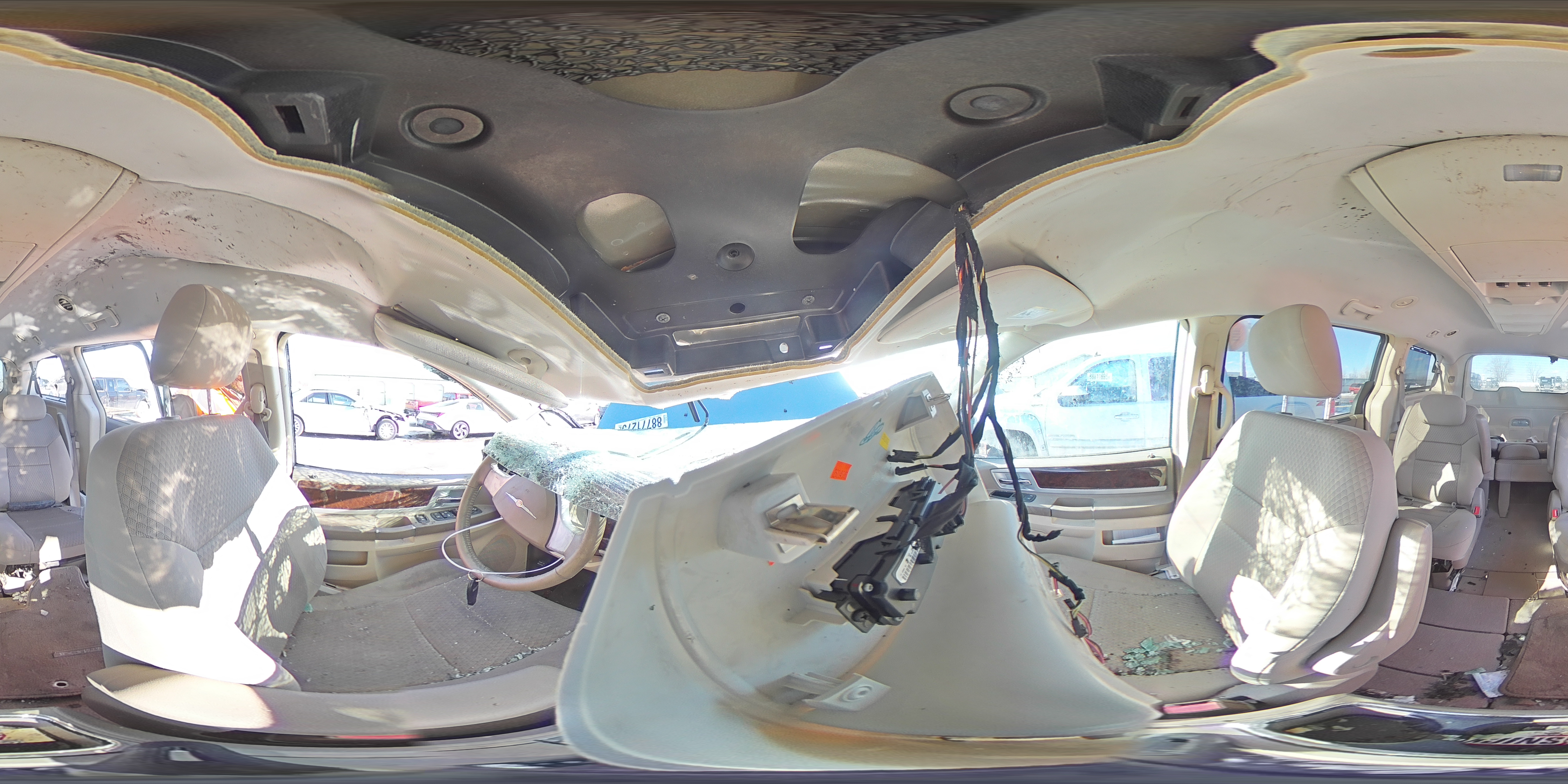 2010 Chrysler Town & Country - Image 12