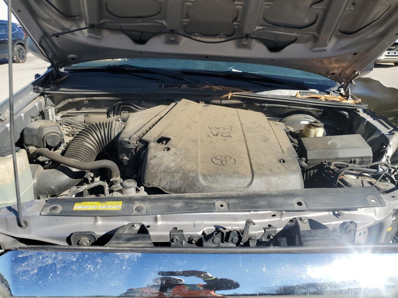 2015 Toyota Tacoma - Image 13