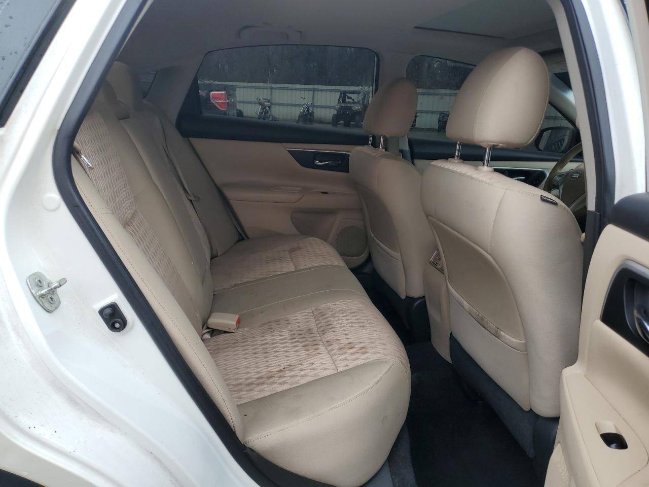 2017 Nissan Altima - Image 10