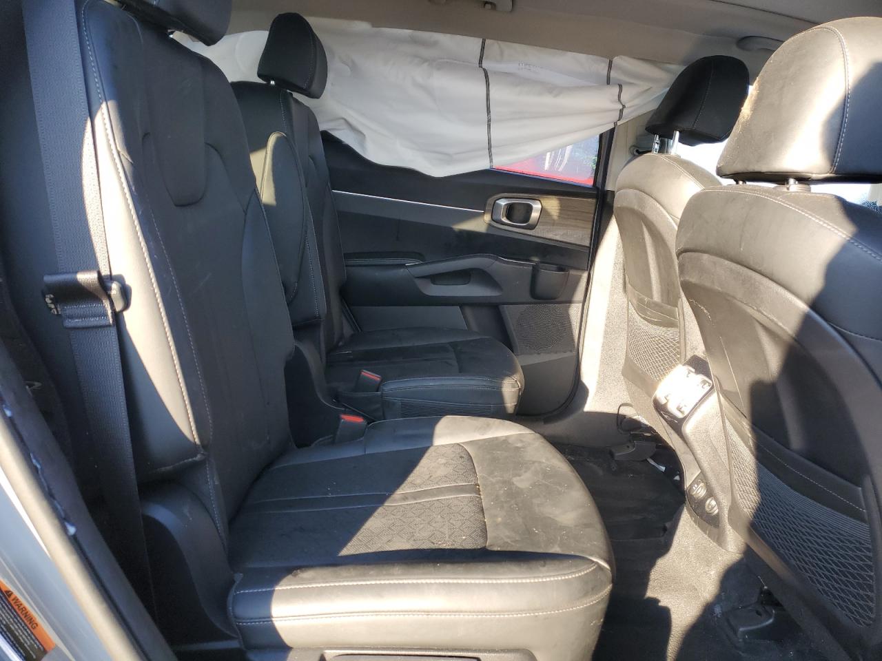 2022 Kia Sorento - Image 11