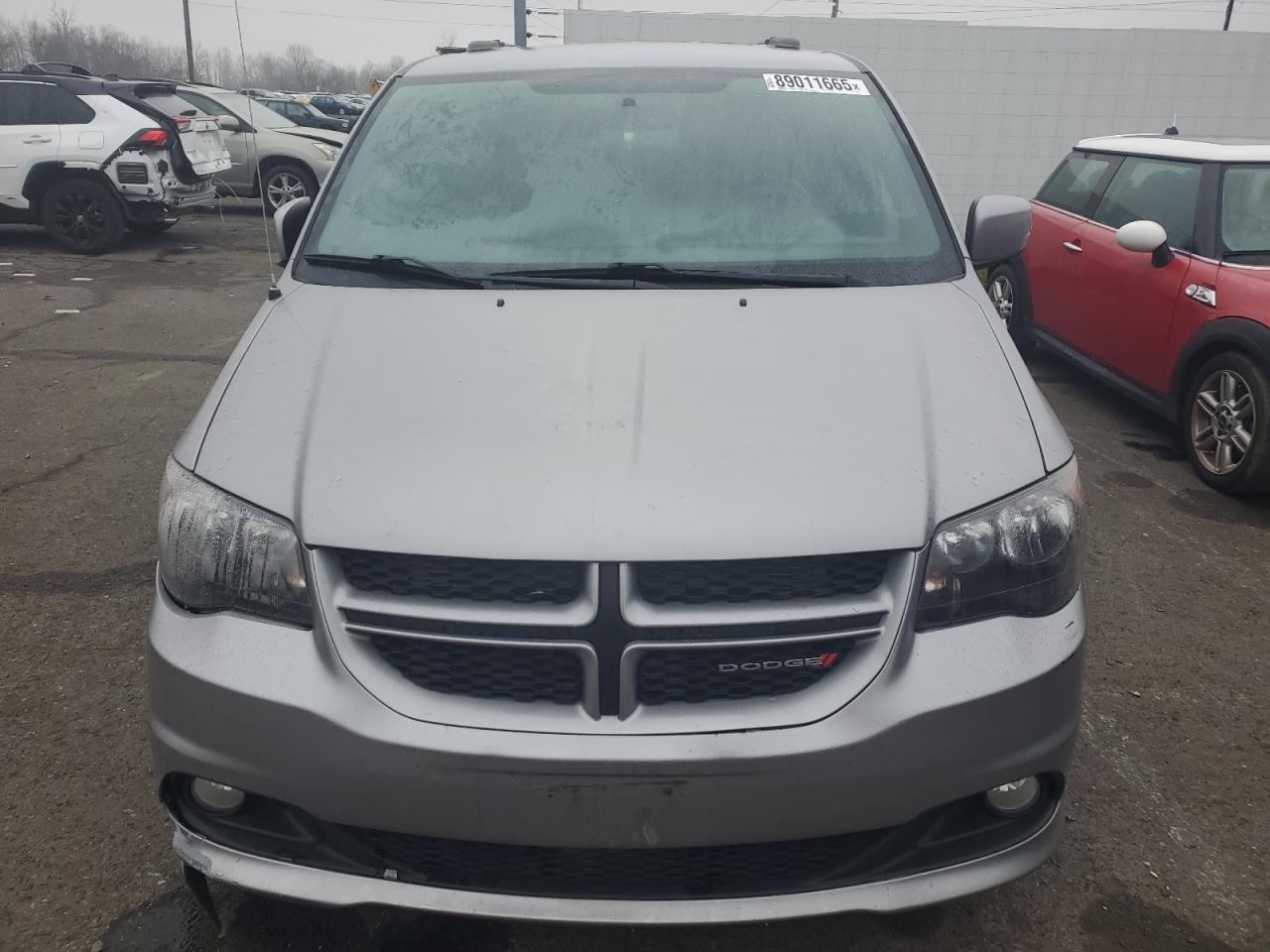 2017 Dodge Caravan - Image 5
