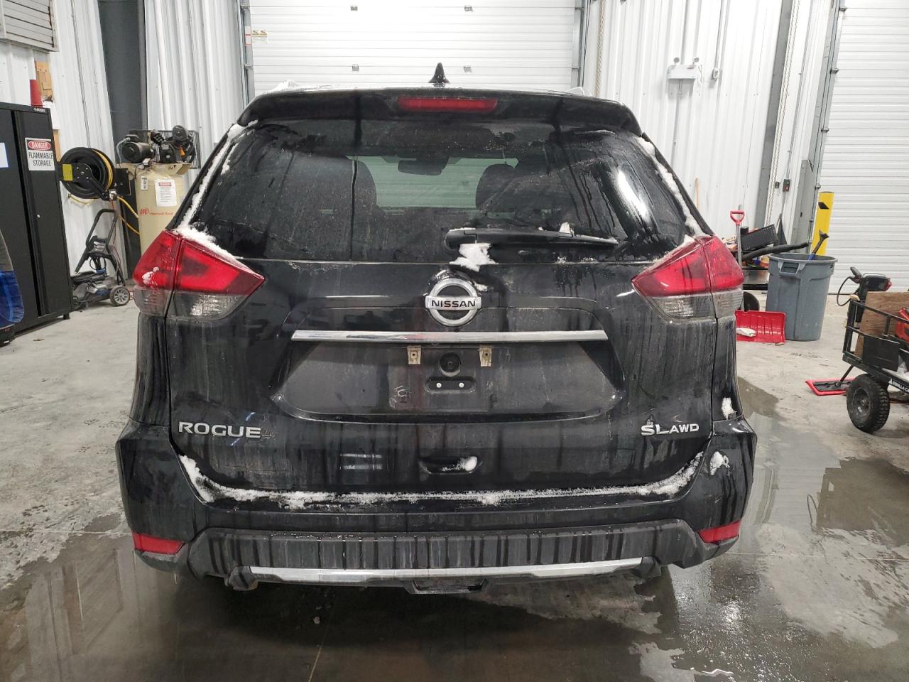 2017 Nissan Rogue - Image 6