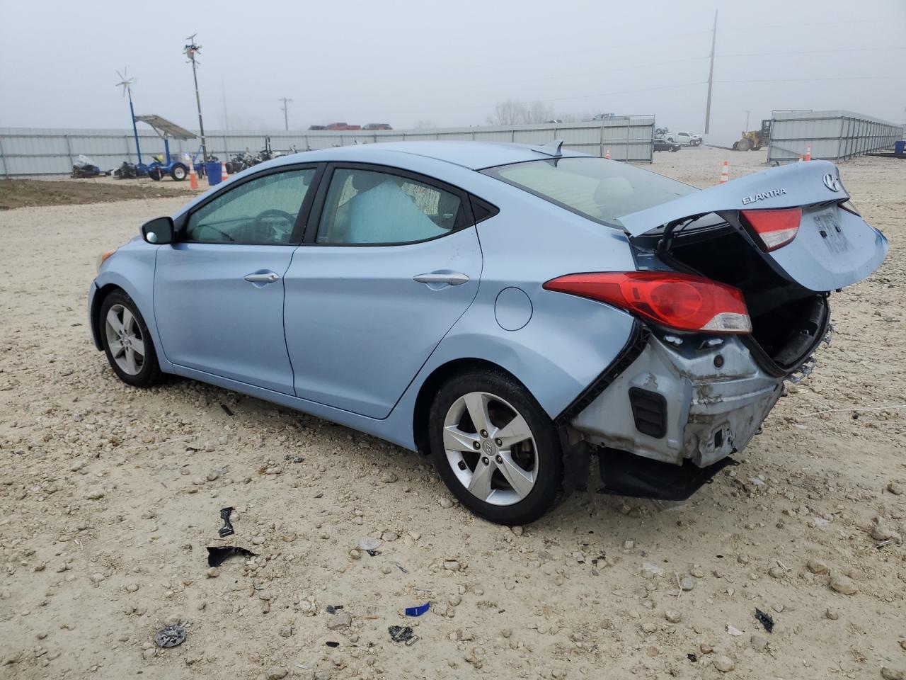 2013 Hyundai Elantra - Image 2