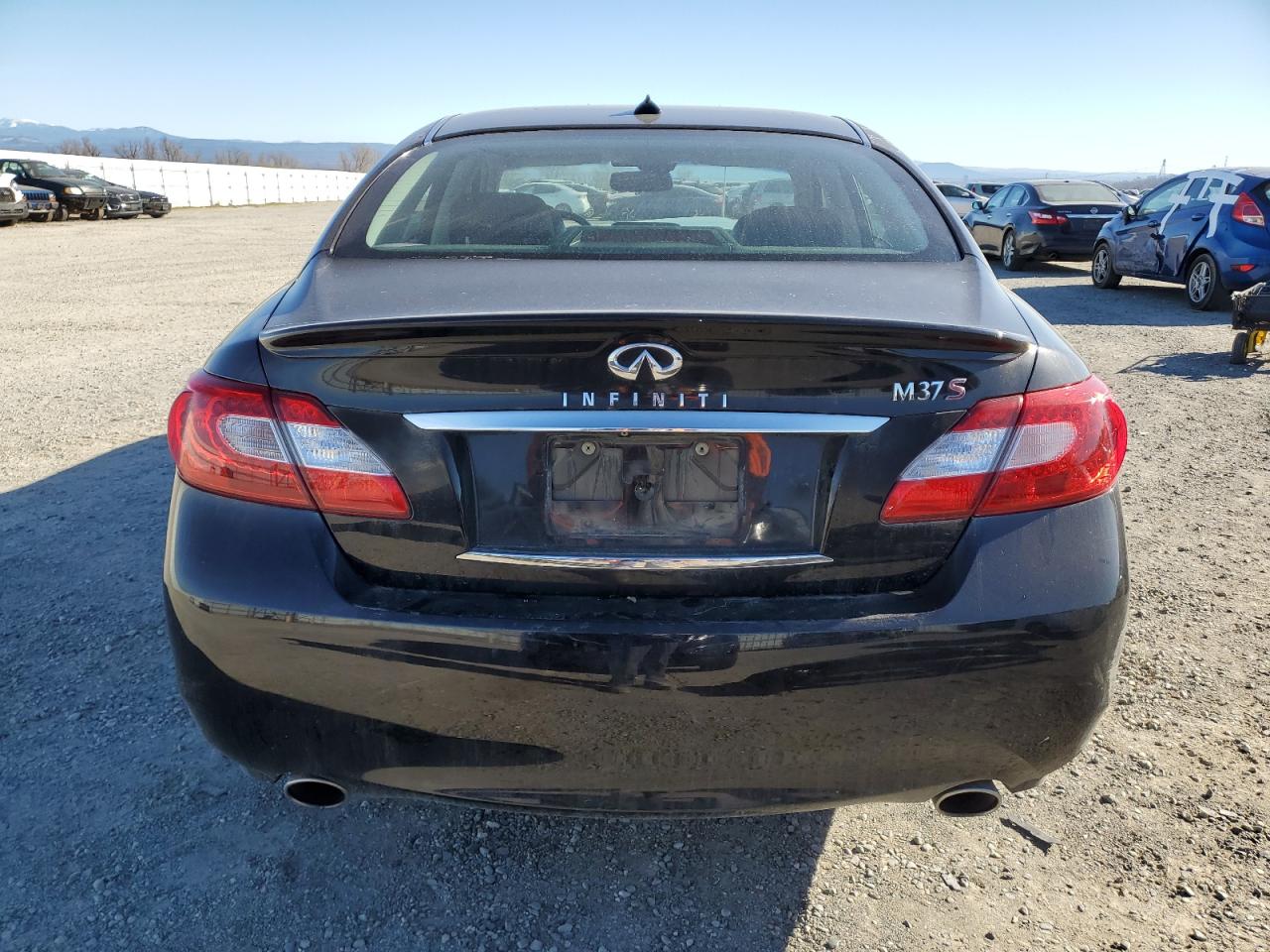 2011 Infiniti M - Image 6