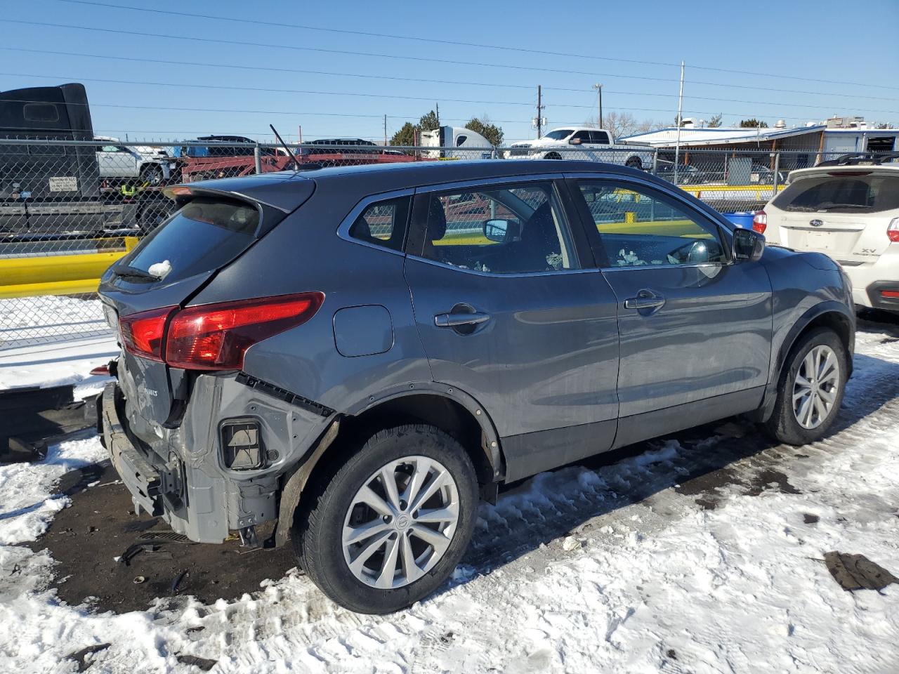 2018 Nissan Rogue - Image 3