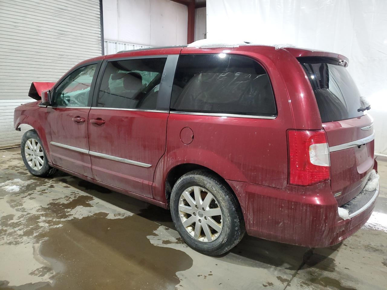 2016 Chrysler Town & Country - Image 2