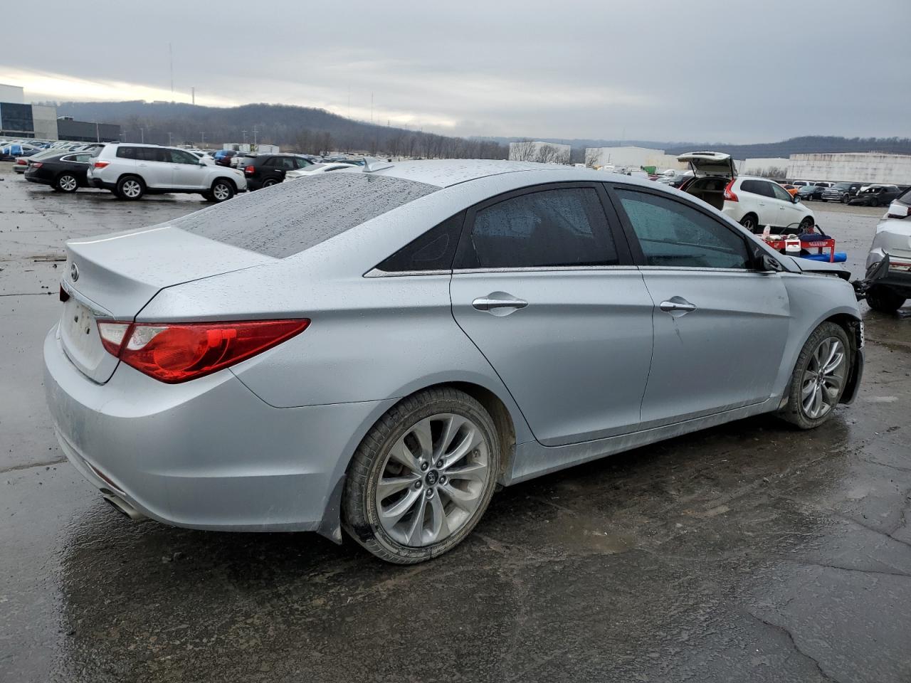 2012 Hyundai Sonata - Image 3