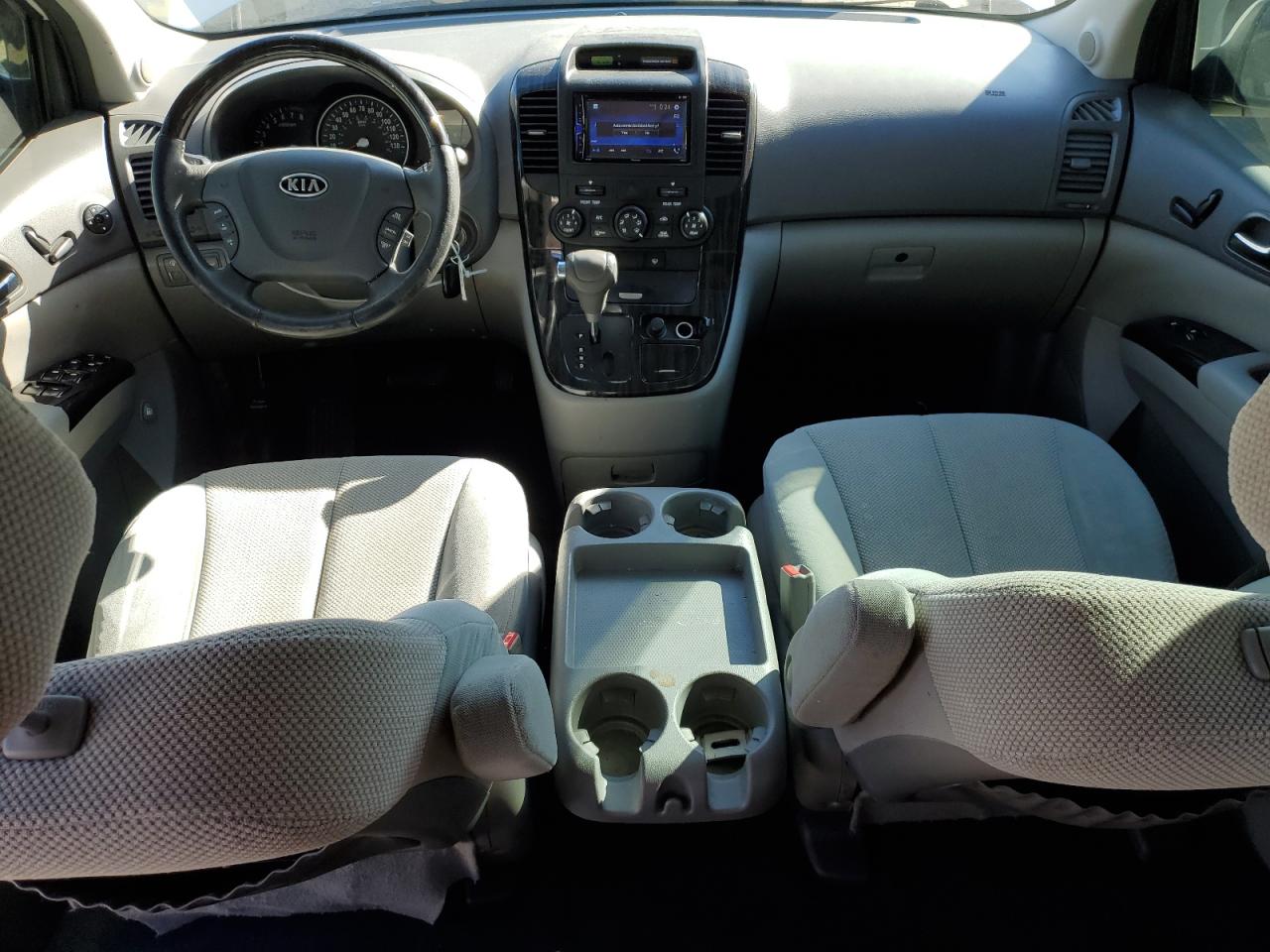 2012 Kia Sedona - Image 8