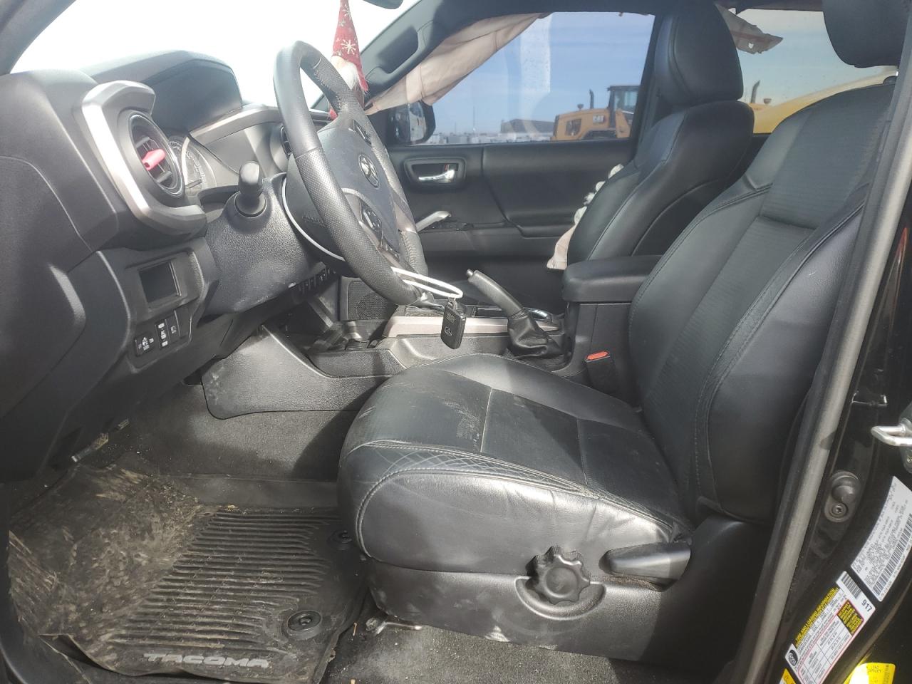 2018 Toyota Tacoma - Image 7