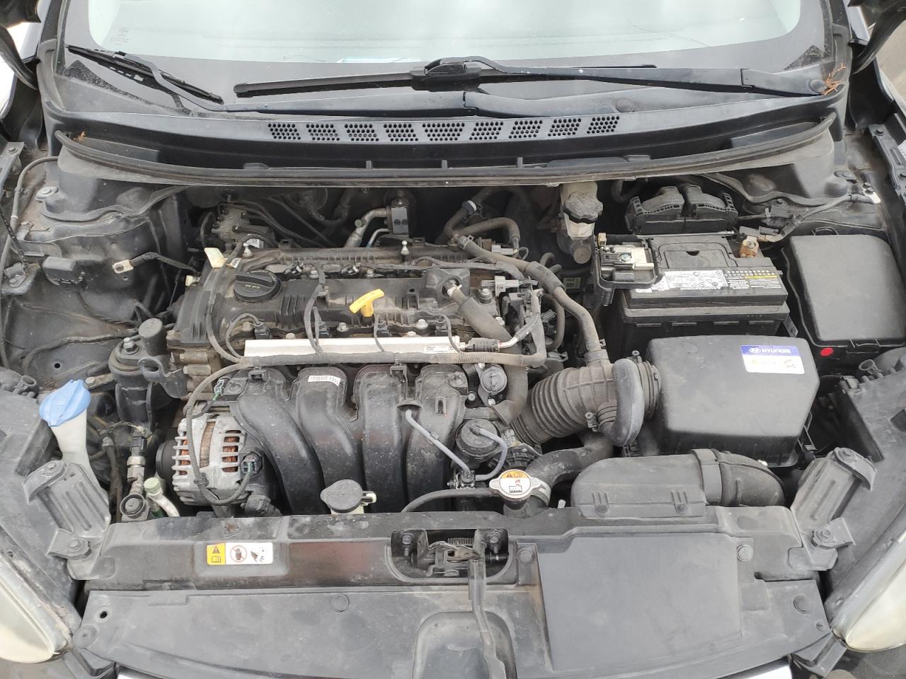 2016 Hyundai Elantra - Image 12