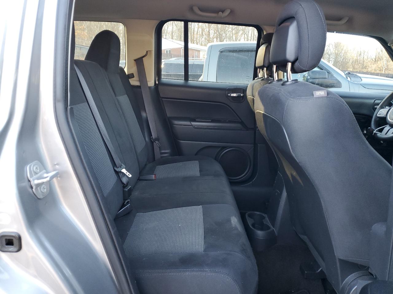 2016 Jeep Liberty (Patriot) - Image 11