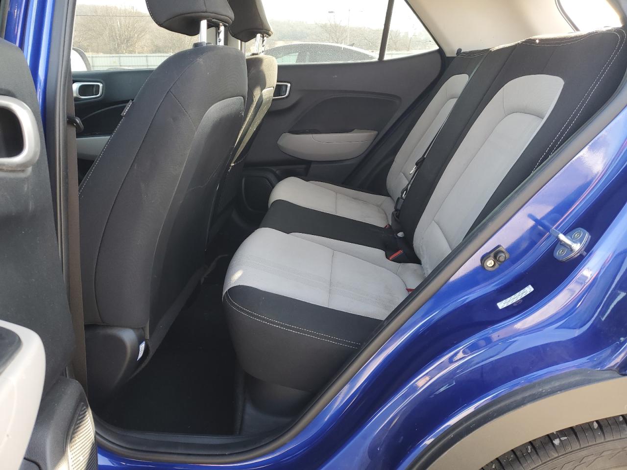 2022 Hyundai Venue - Image 11