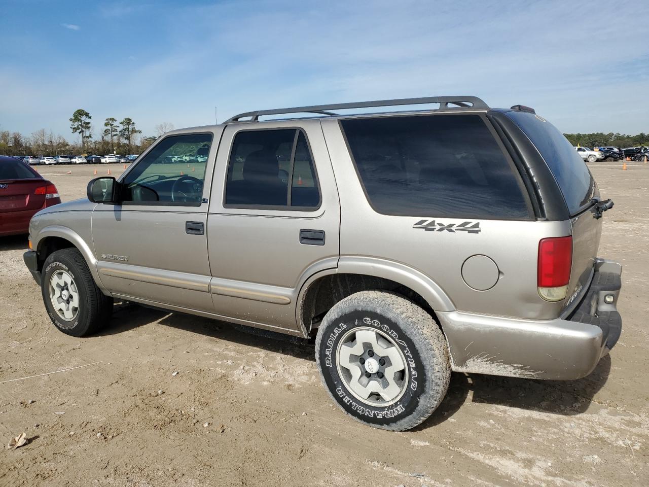 2003 Chevrolet Blazer - Image 2