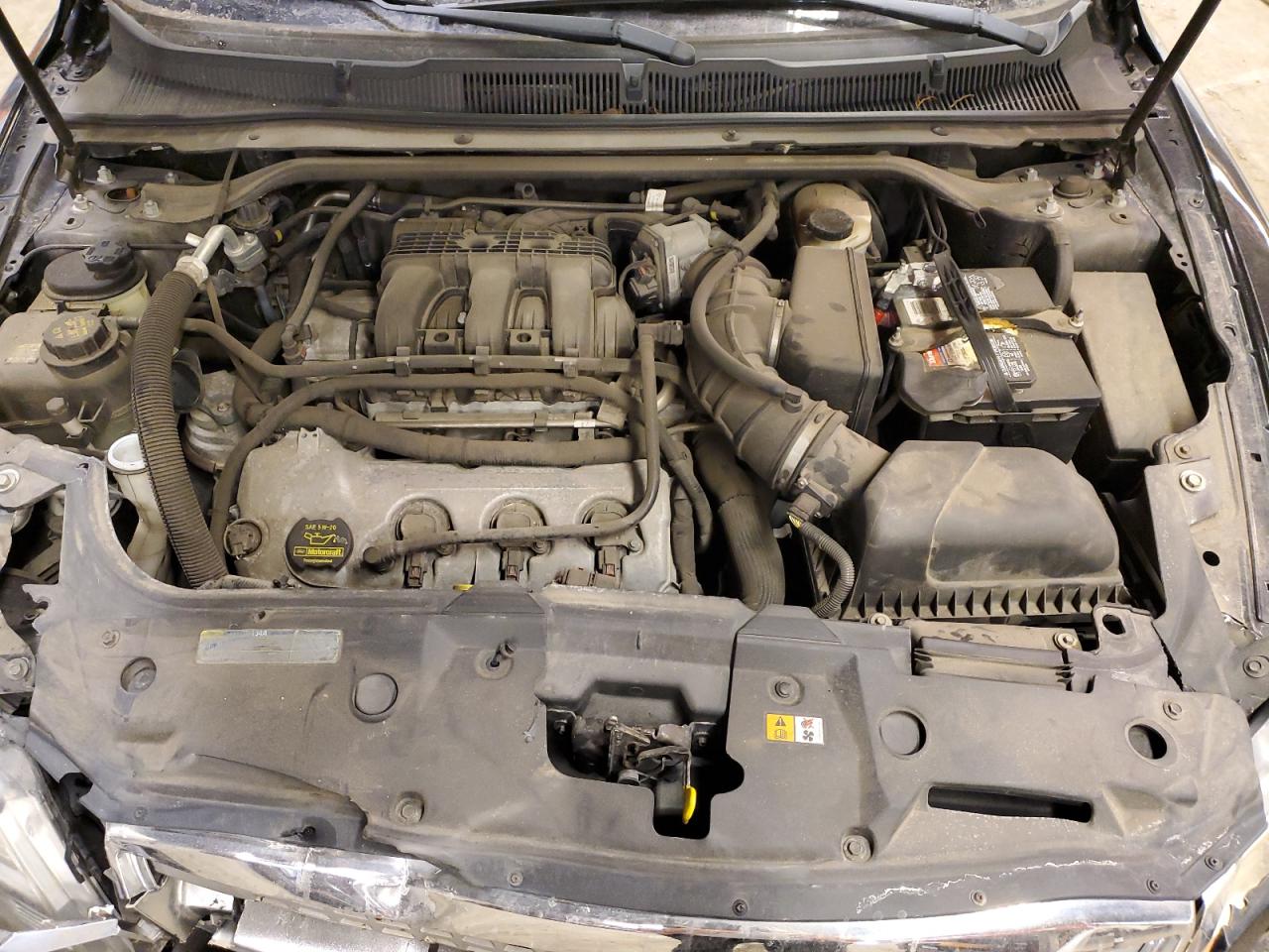 2011 Ford Taurus - Image 11