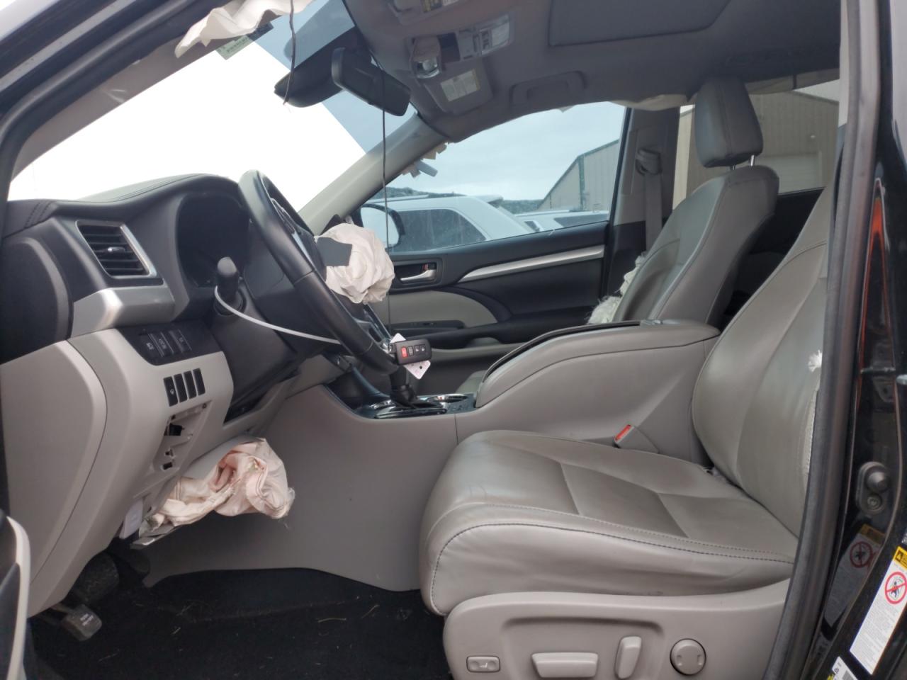 2017 Toyota Highlander - Image 7