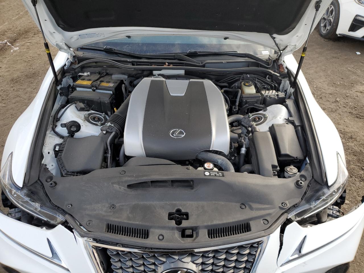 2018 Lexus IS - Image 11