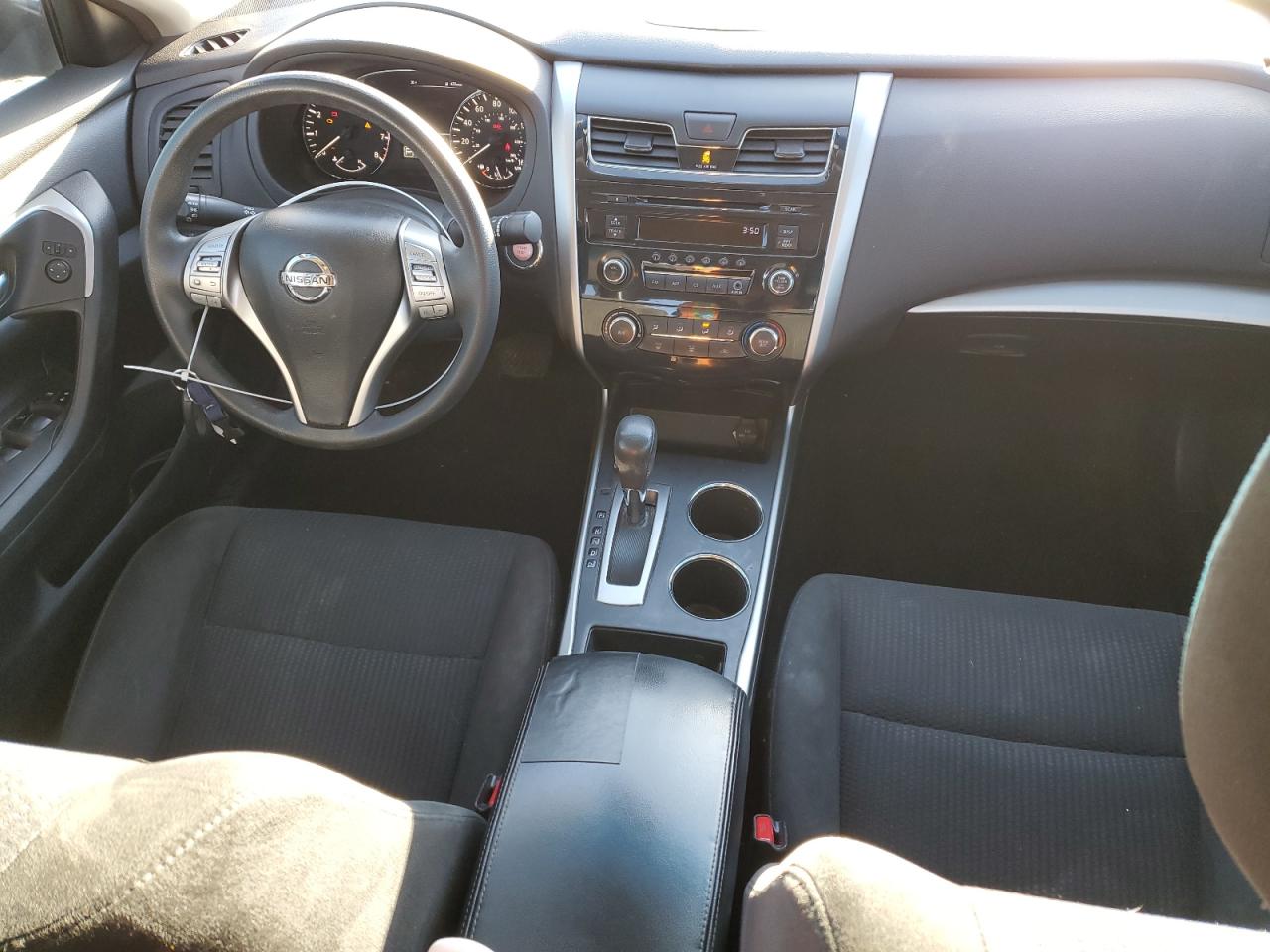 2015 Nissan Altima - Image 8