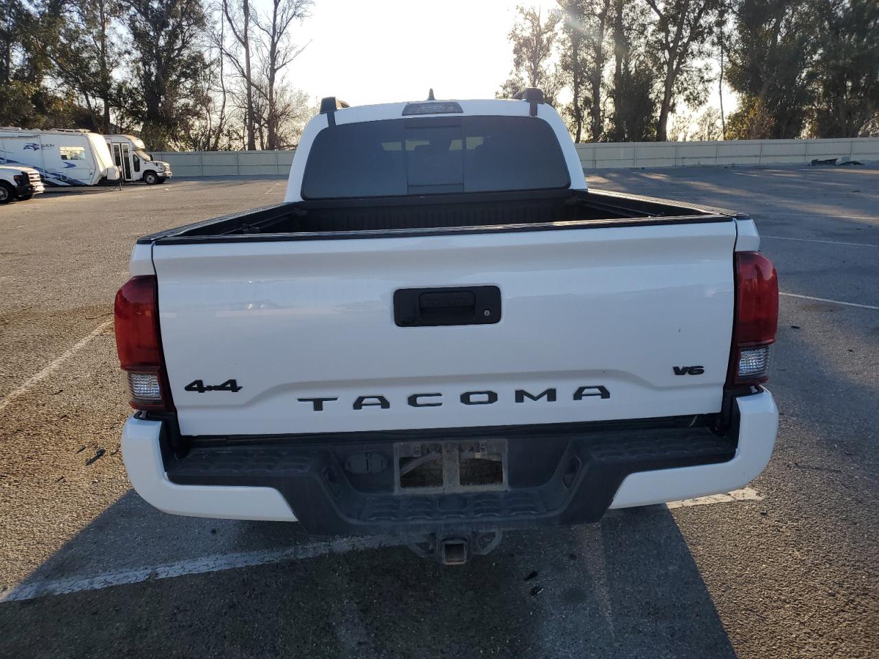 VIN 3TMDZ5BN9JM038760 2018 TOYOTA TACOMA no.6