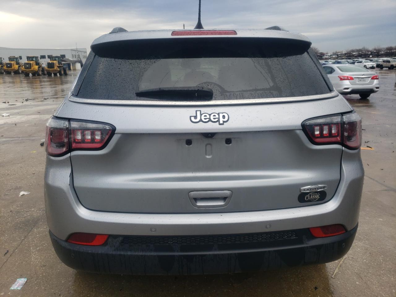2022 Jeep Compass - Image 6