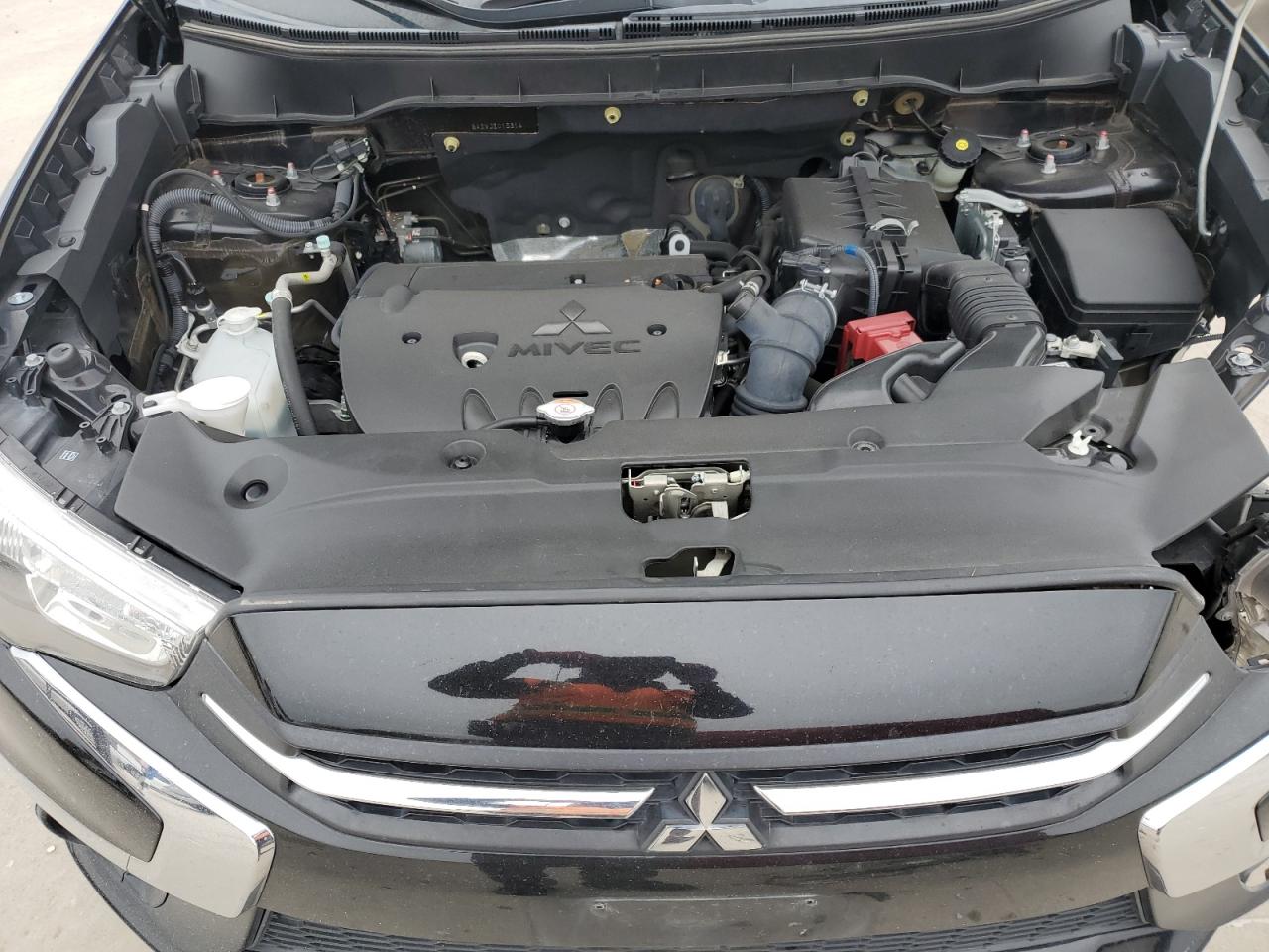 2018 Mitsubishi Outlander - Image 12