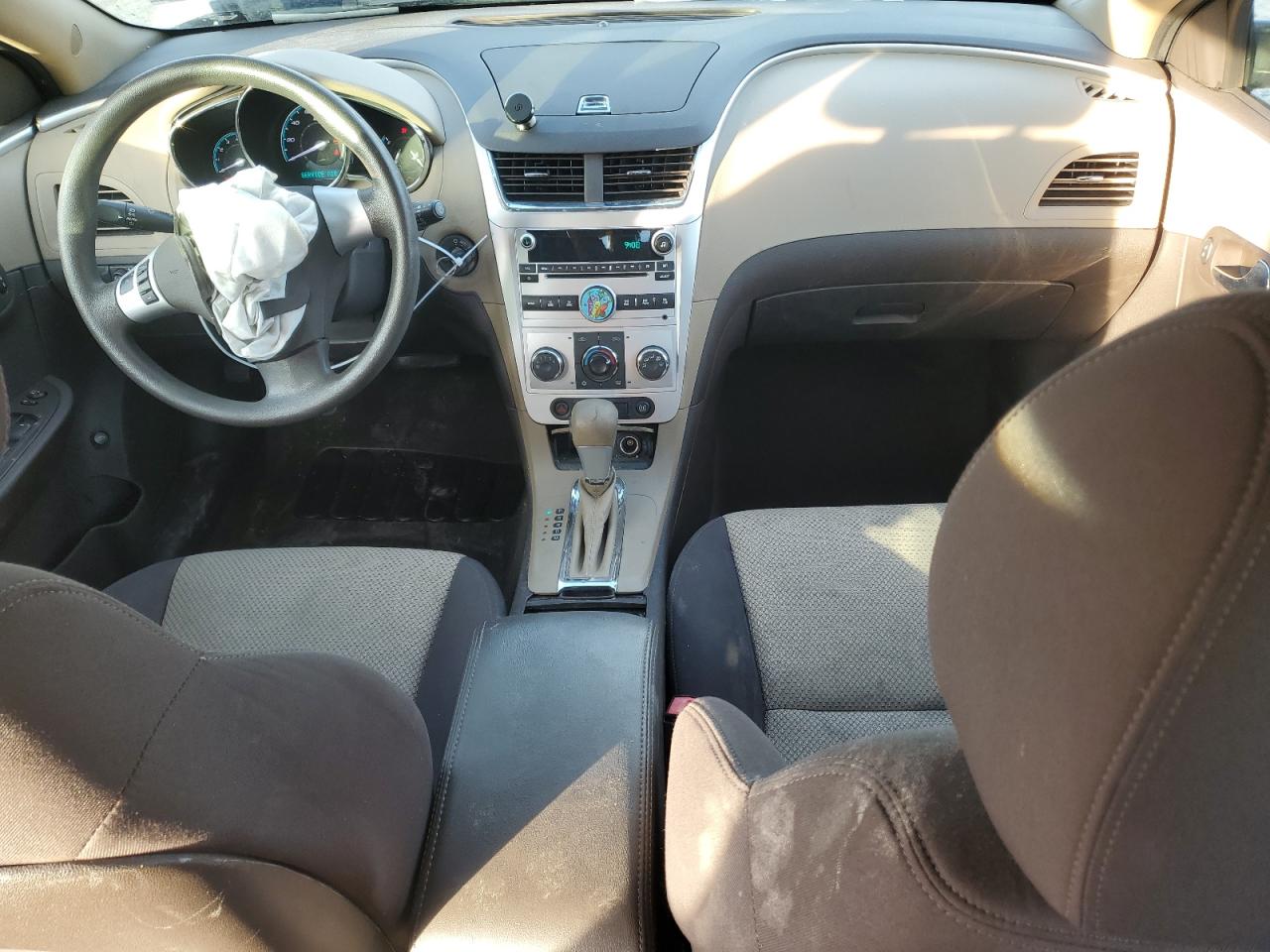 2011 Chevrolet Malibu - Image 8