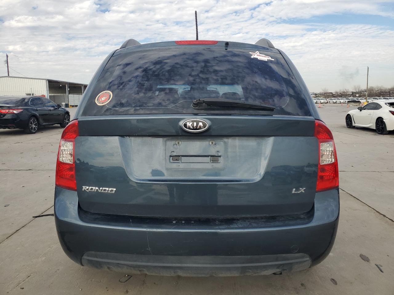 2009 Kia Rondo - Image 6