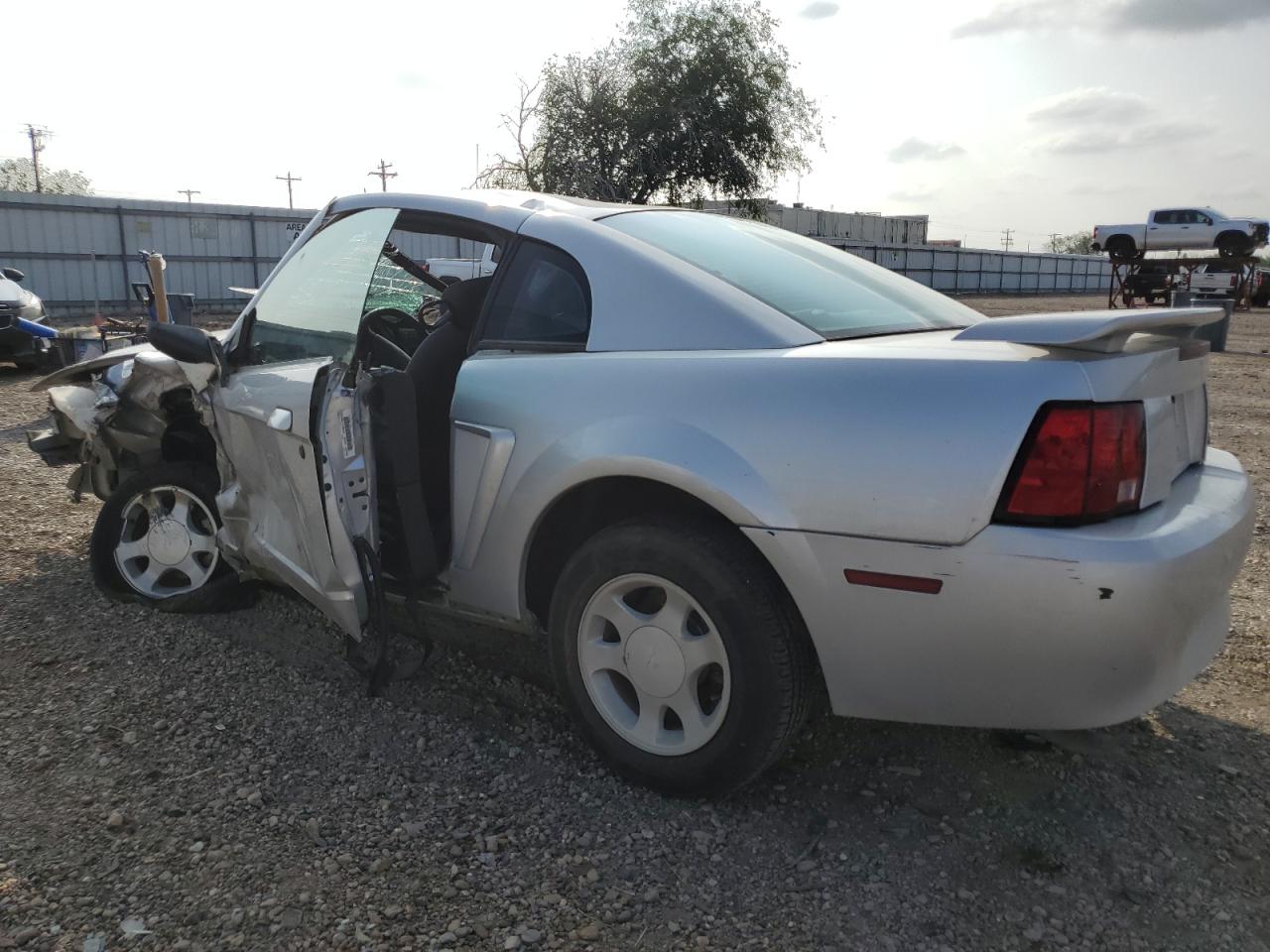 2001 Ford Mustang - Image 2