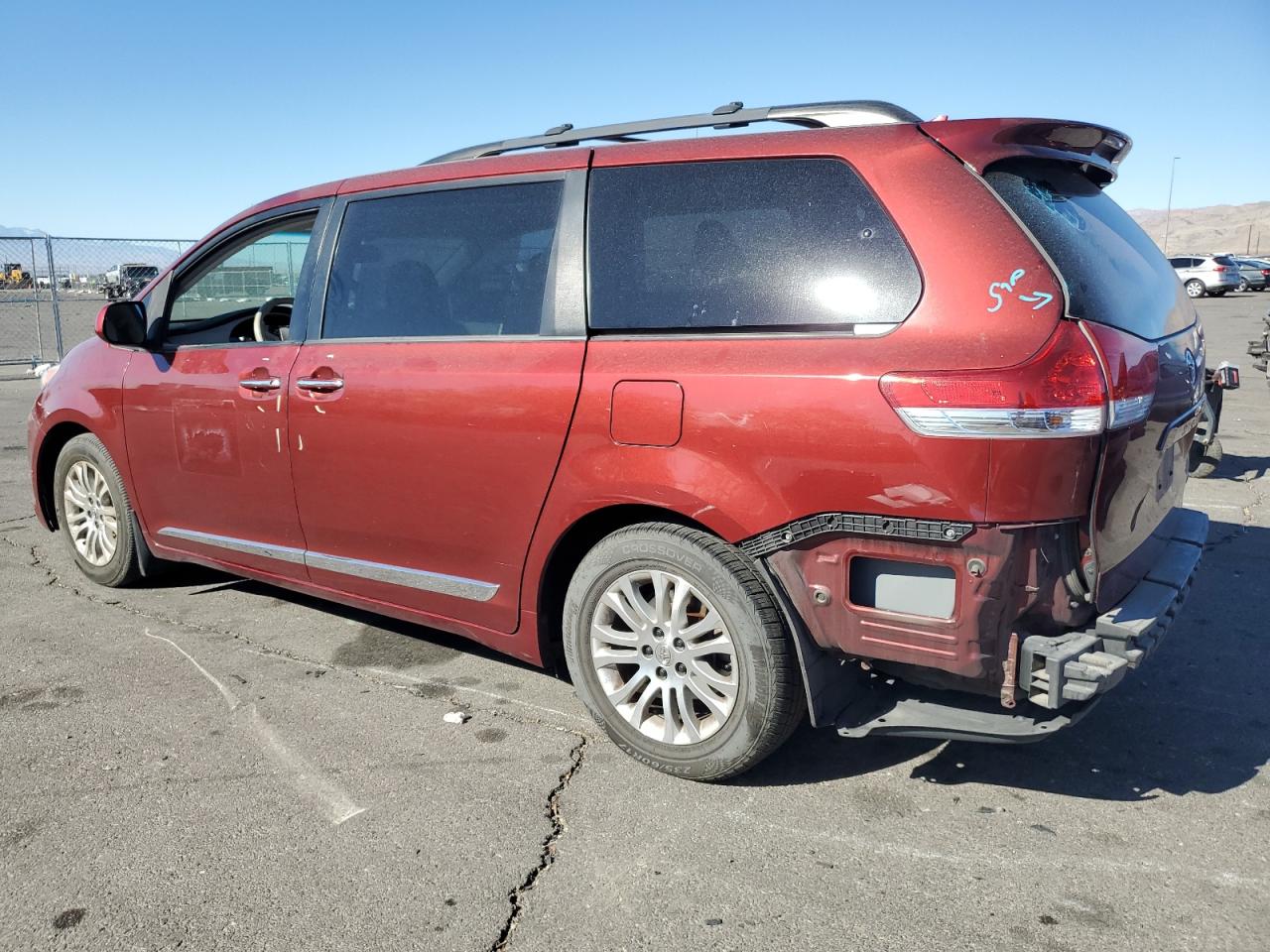 2011 Toyota Sienna - Image 2