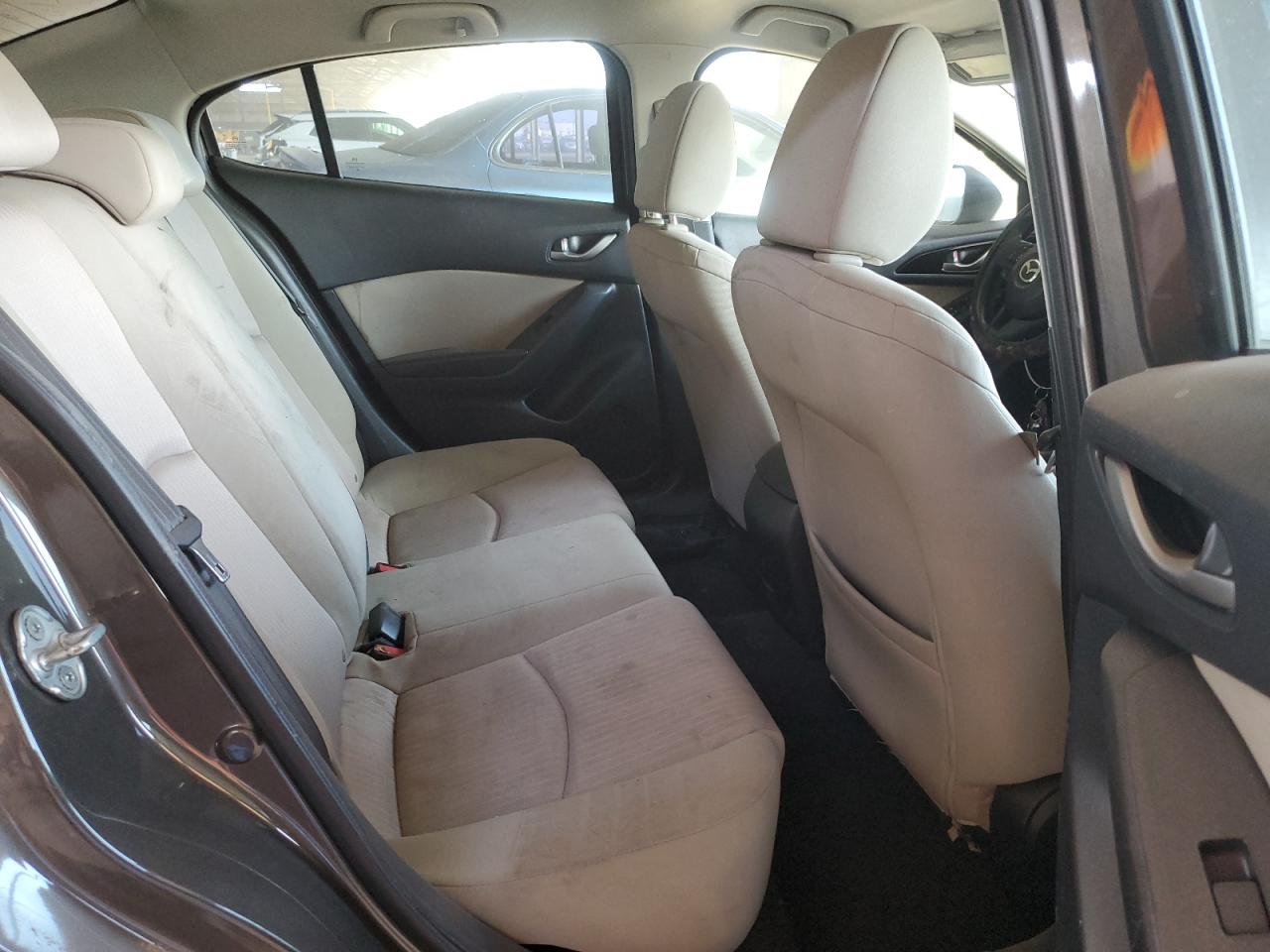 2014 Mazda 3 - Image 10