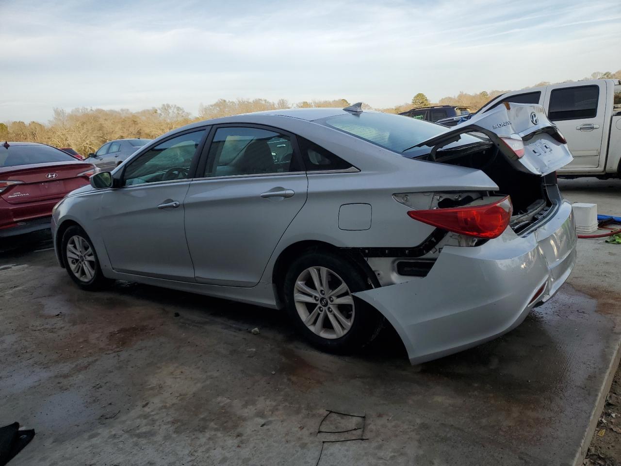 2013 Hyundai Sonata - Image 2