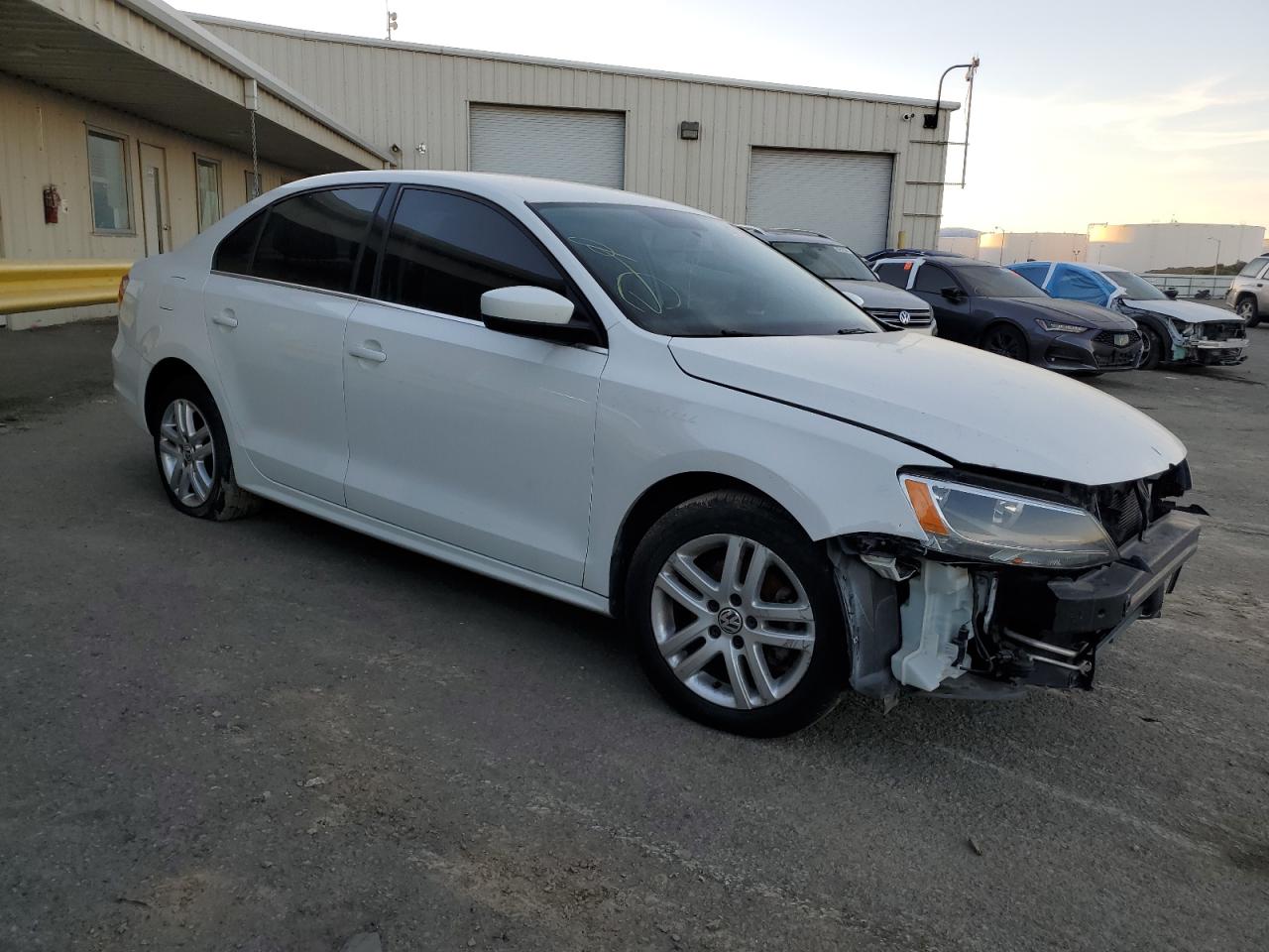 VIN 3VW2B7AJ9HM246649 2017 VOLKSWAGEN JETTA no.4