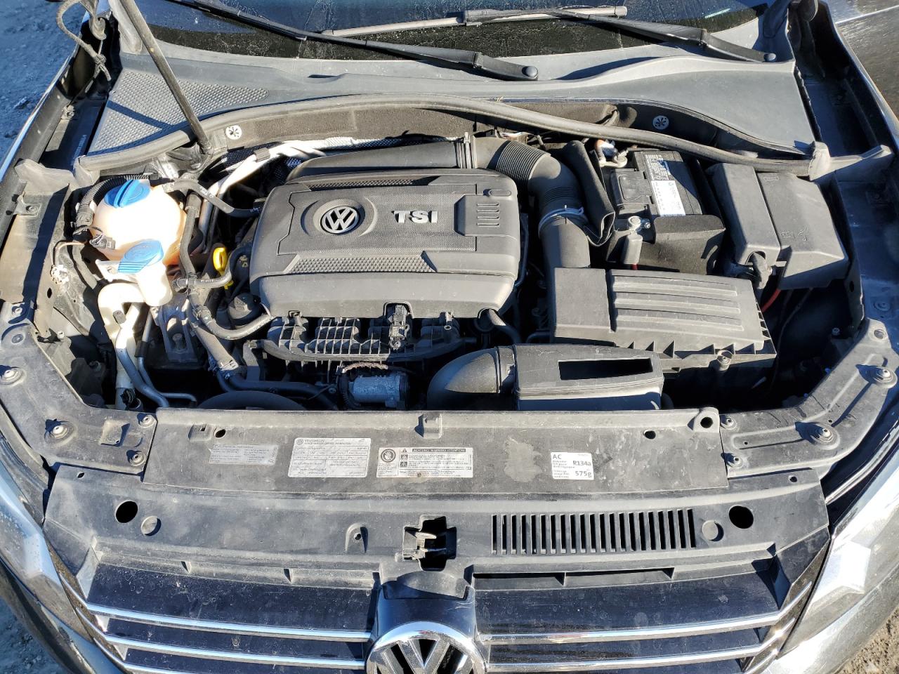 2014 Volkswagen Passat - Image 11