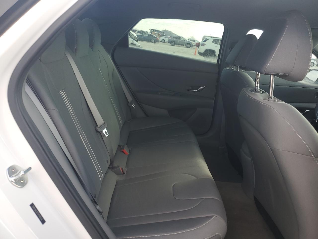 2023 Hyundai Elantra - Image 10