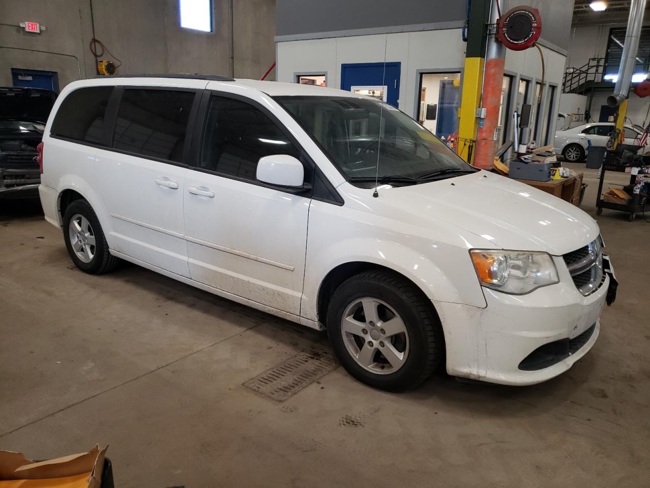2013 Dodge Caravan - Image 4