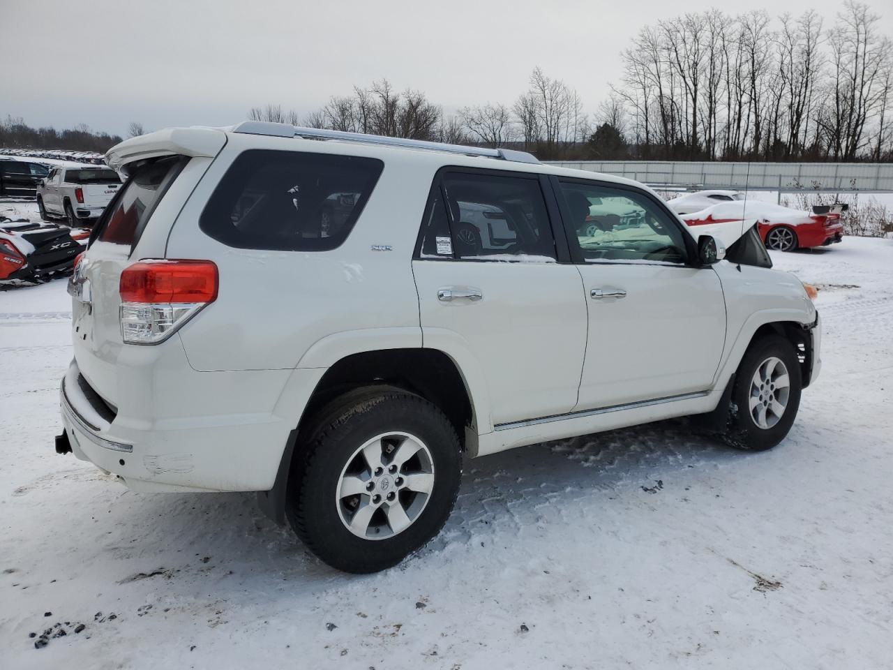 VIN JTEBU5JR2D5126842 2013 TOYOTA 4RUNNER no.3