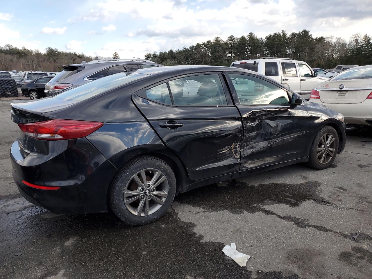 2017 Hyundai Elantra - Image 3