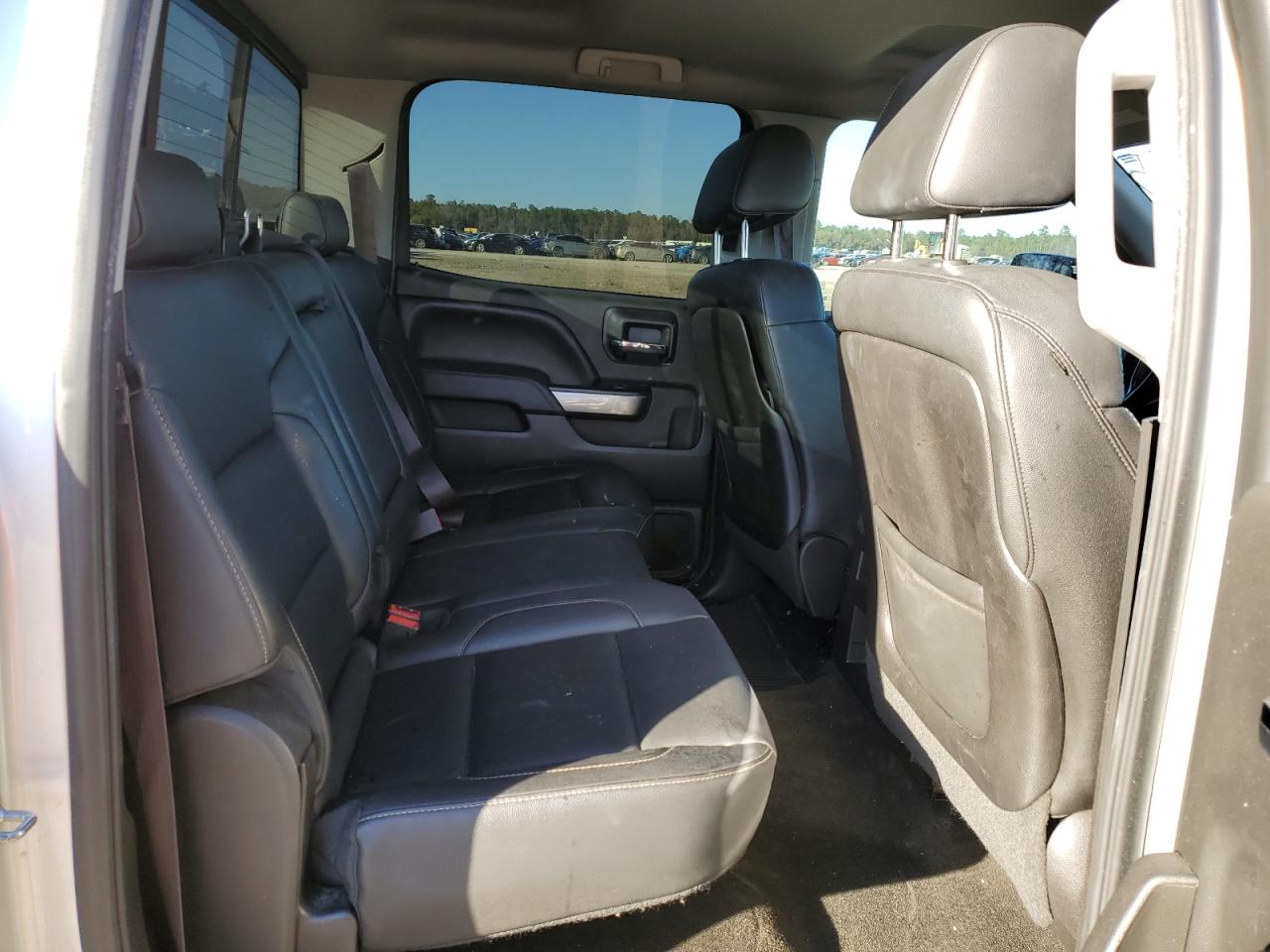 2014 Chevrolet Silverado - Image 10