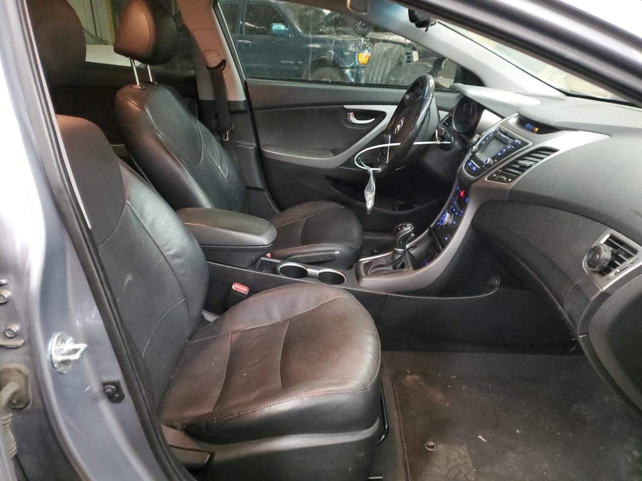 2016 Hyundai Elantra - Image 7