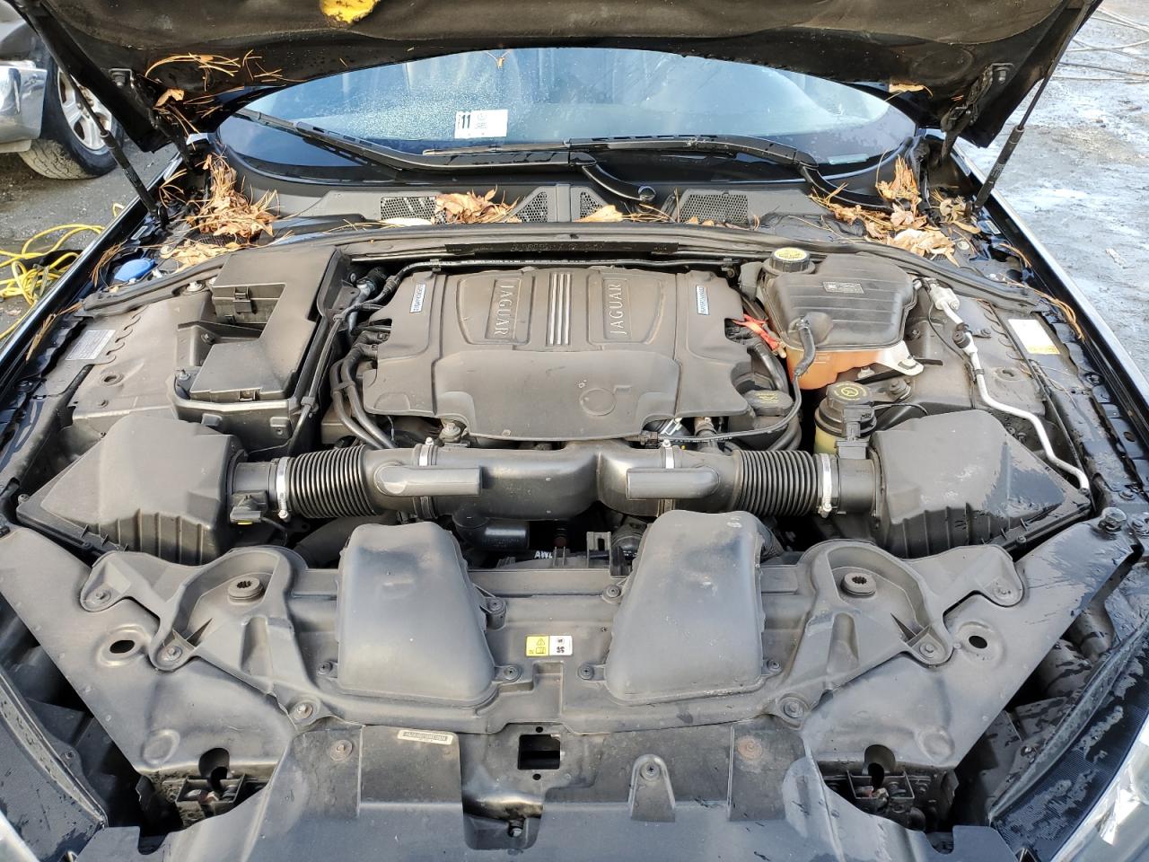 2013 Jaguar XF - Image 11