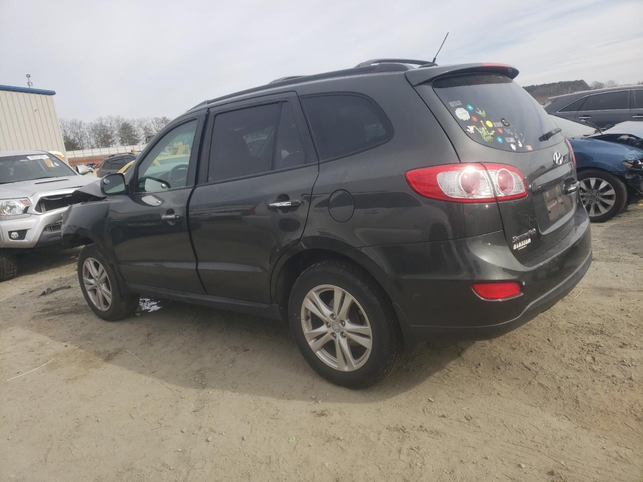 2012 Hyundai Santa Fe - Image 2