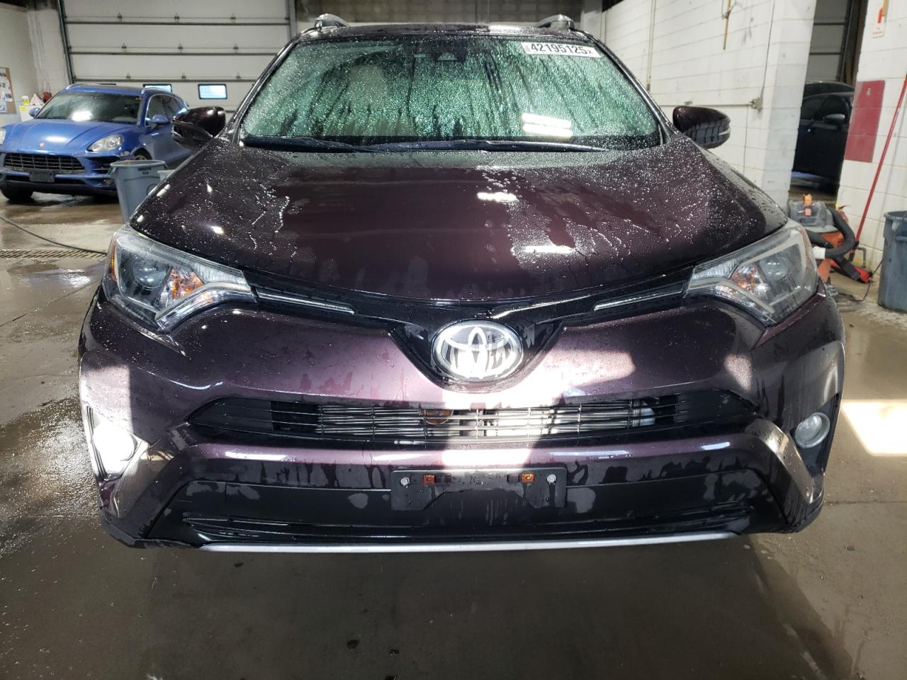 2017 Toyota RAV 4 - Image 5