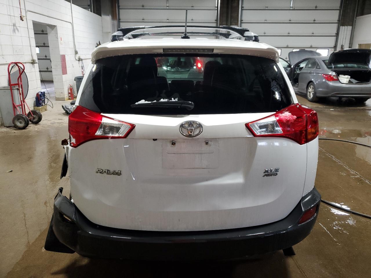 2014 Toyota RAV 4 - Image 6